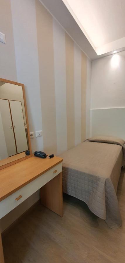 Hotel Arno Misano Adriatico Eksteriør bilde