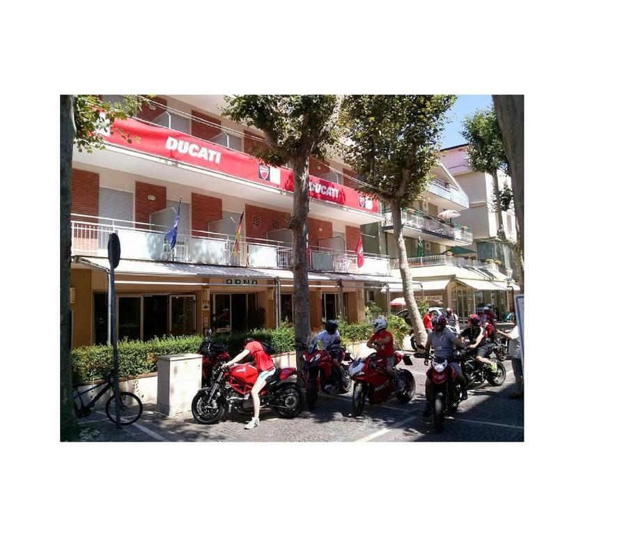 Hotel Arno Misano Adriatico Eksteriør bilde