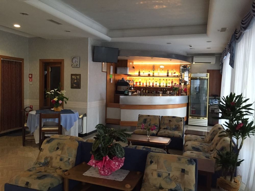 Hotel Arno Misano Adriatico Eksteriør bilde