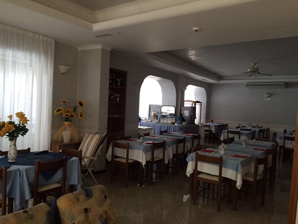 Hotel Arno Misano Adriatico Eksteriør bilde