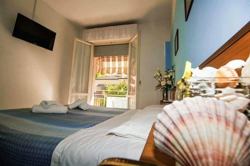 Hotel Arno Misano Adriatico Eksteriør bilde