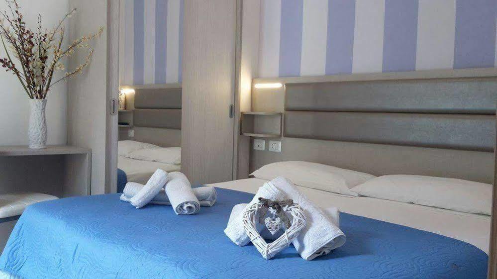 Hotel Arno Misano Adriatico Eksteriør bilde