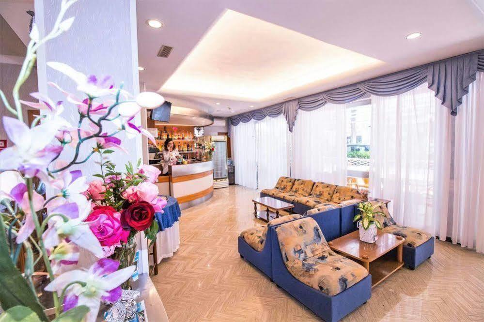 Hotel Arno Misano Adriatico Eksteriør bilde