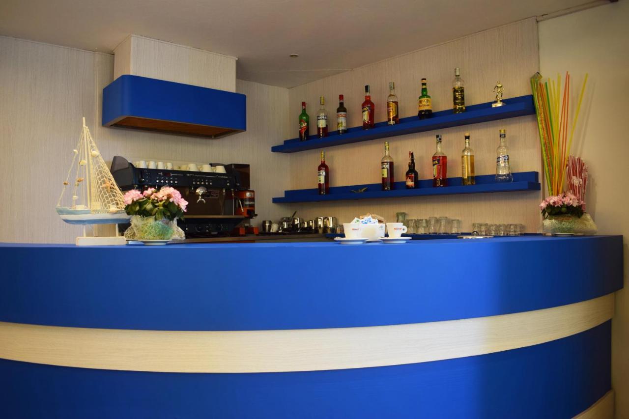 Hotel Arno Misano Adriatico Eksteriør bilde